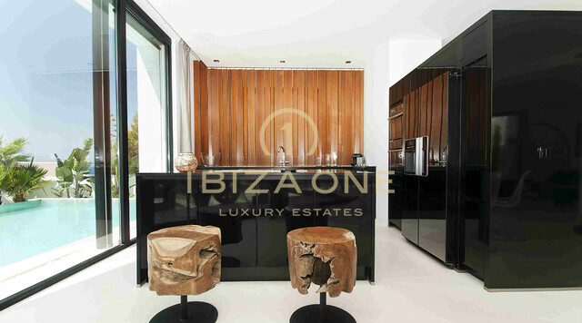 Luxe villa aan het water - tweede lijn zee Villa - tweede lijn zee Villa aan zee te koop, Ibiza - Luxe villa aan het water - tweede lijn zee Villa - tweede lijn zee Villa aan zee te huur, Ibiza