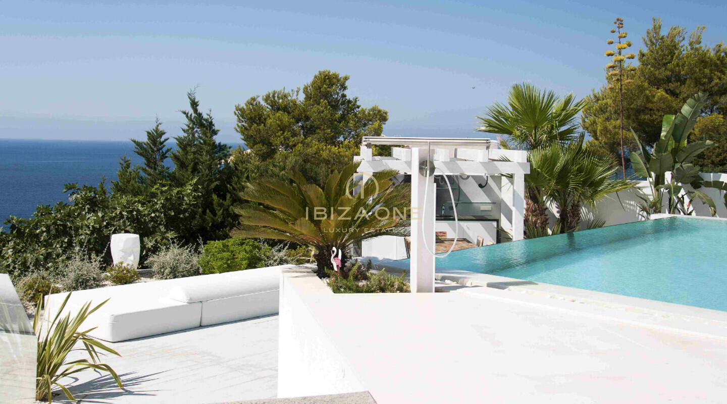Villa de luxe au bord de l'eau - Villa en deuxième ligne de mer - Villa en deuxième ligne de mer à vendre, Ibiza - Villa de luxe au bord de l'eau - Villa en deuxième ligne de mer - Villa en deuxième ligne de mer à louer, Ibiza