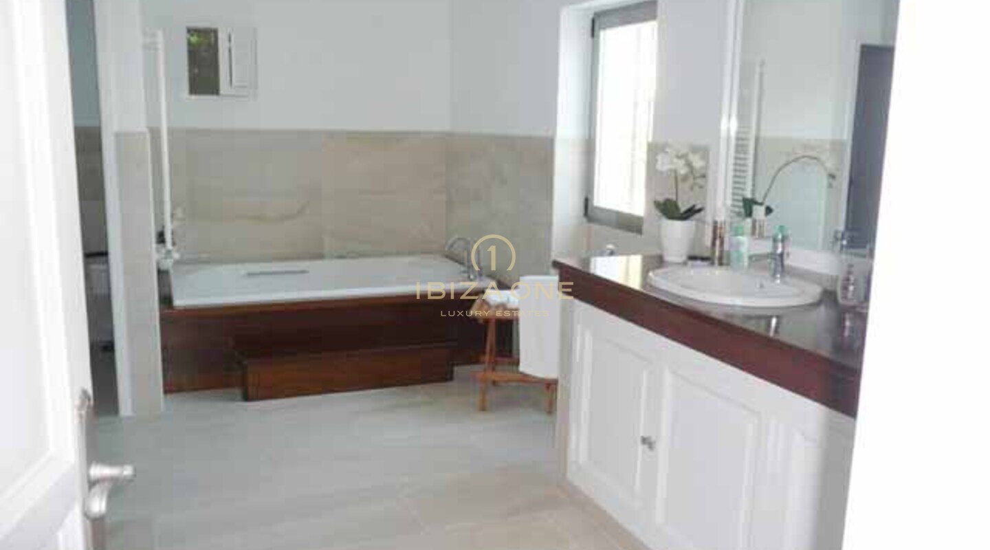 Prachtige landhuisvilla met prachtig uitzicht op Dalt Vila te koop, Ibiza - Prachtige landhuisvilla met prachtig uitzicht op Dalt Vila te huur, Ibiza