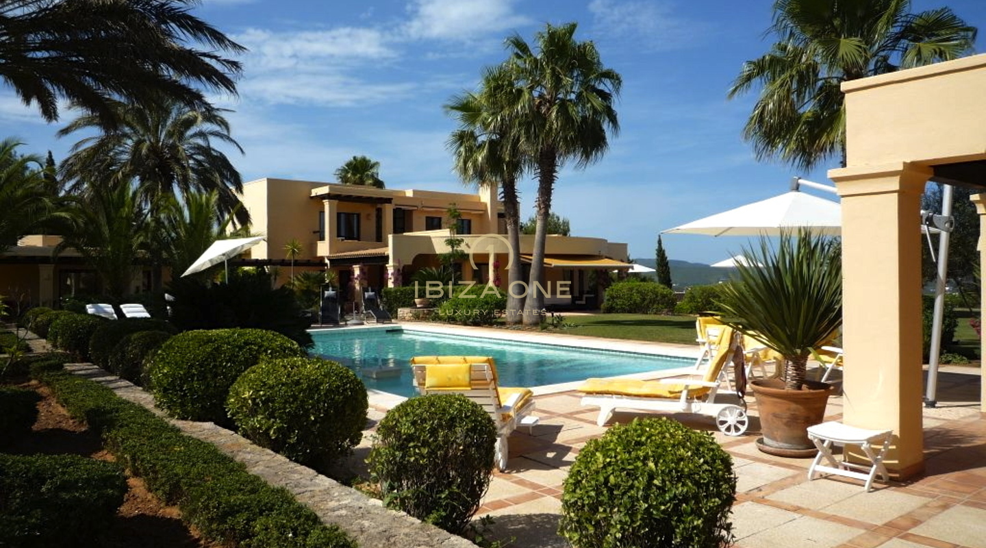 Domaine de luxe et seigneurial avec une maison principale et 3 maisons d'hôtes à vendre, Ibiza - Domaine de luxe et seigneurial avec une maison principale et 3 maisons d'hôtes à louer, Ibiza