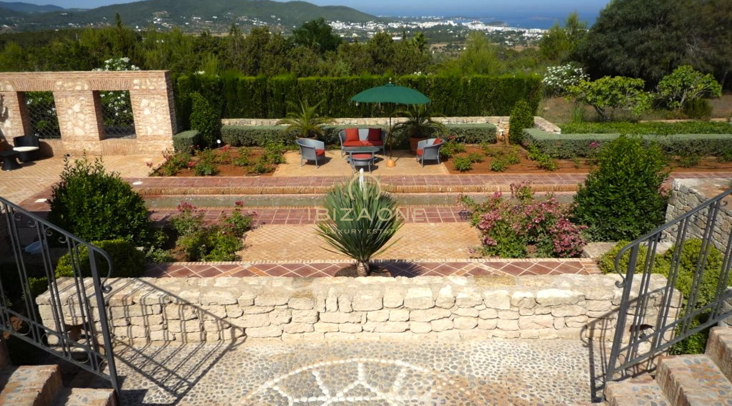 Luxury and manorial estate with a main house and 3 guest houses for sale, Ibiza - Luxury and manorial estate with a main house and 3 guest houses for rent, Ibiza