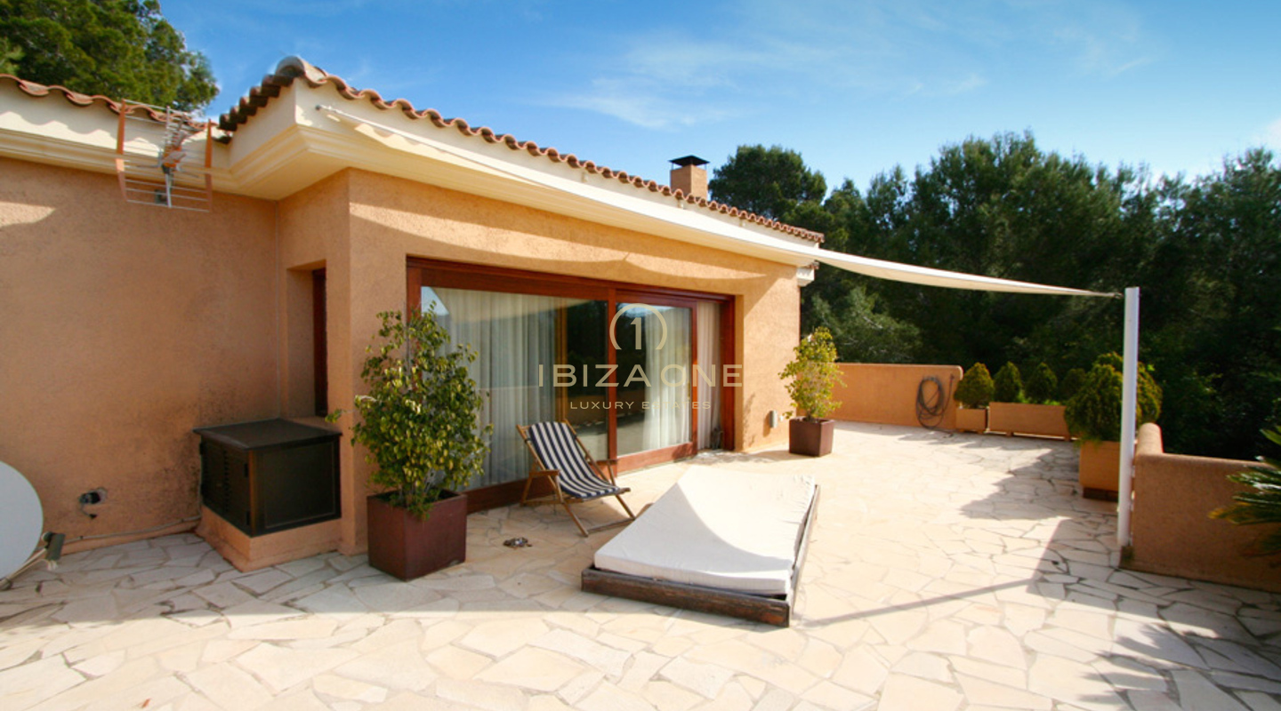 Luxe en charmante villa omgeven door een prachtige tuin te koop, Ibiza - Luxe en charmante villa omgeven door een prachtige tuin te huur, Ibiza