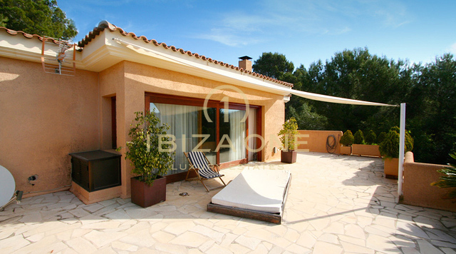 Luxe en charmante villa omgeven door een prachtige tuin te koop, Ibiza - Luxe en charmante villa omgeven door een prachtige tuin te huur, Ibiza