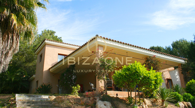 Luxury and Charming villa surrounded by a beautiful garden for sale, Ibiza - Luxury and Charming villa surrounded by a beautiful garden for rent, Ibiza