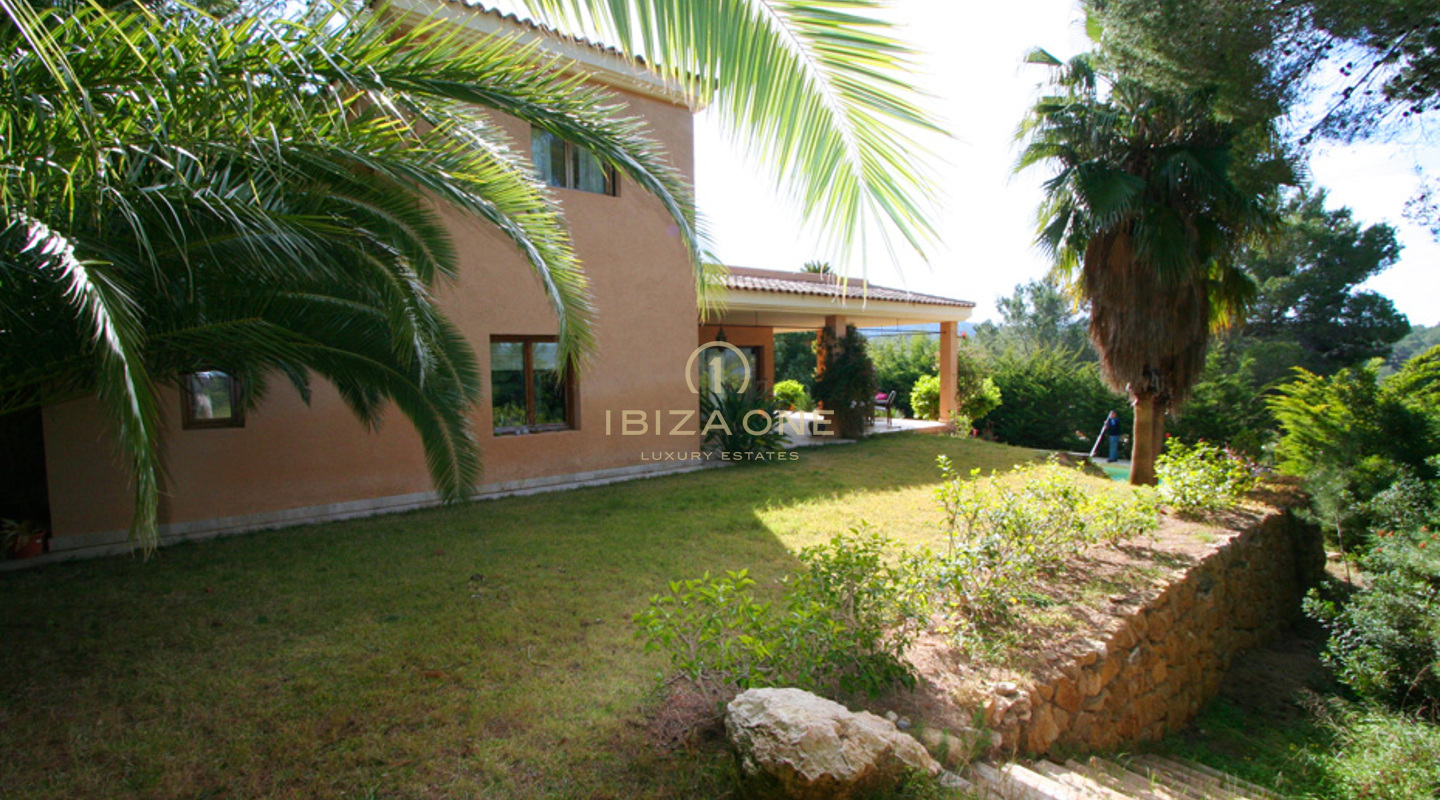 Luxury and Charming villa surrounded by a beautiful garden for sale, Ibiza - Luxury and Charming villa surrounded by a beautiful garden for rent, Ibiza