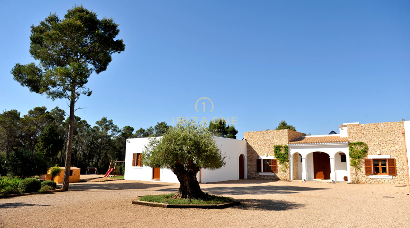 Luxe villa op toplocatie met adembenemend uitzicht te koop, Ibiza - Luxe villa op toplocatie met adembenemend uitzicht te huur, Ibiza