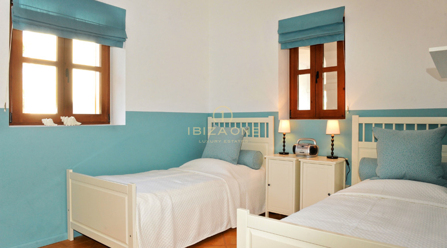 Luxe villa op toplocatie met adembenemend uitzicht te koop, Ibiza - Luxe villa op toplocatie met adembenemend uitzicht te huur, Ibiza