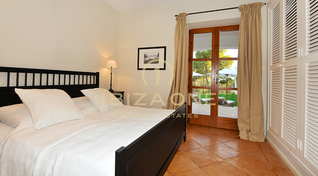 Luxe villa op toplocatie met adembenemend uitzicht te koop, Ibiza - Luxe villa op toplocatie met adembenemend uitzicht te huur, Ibiza