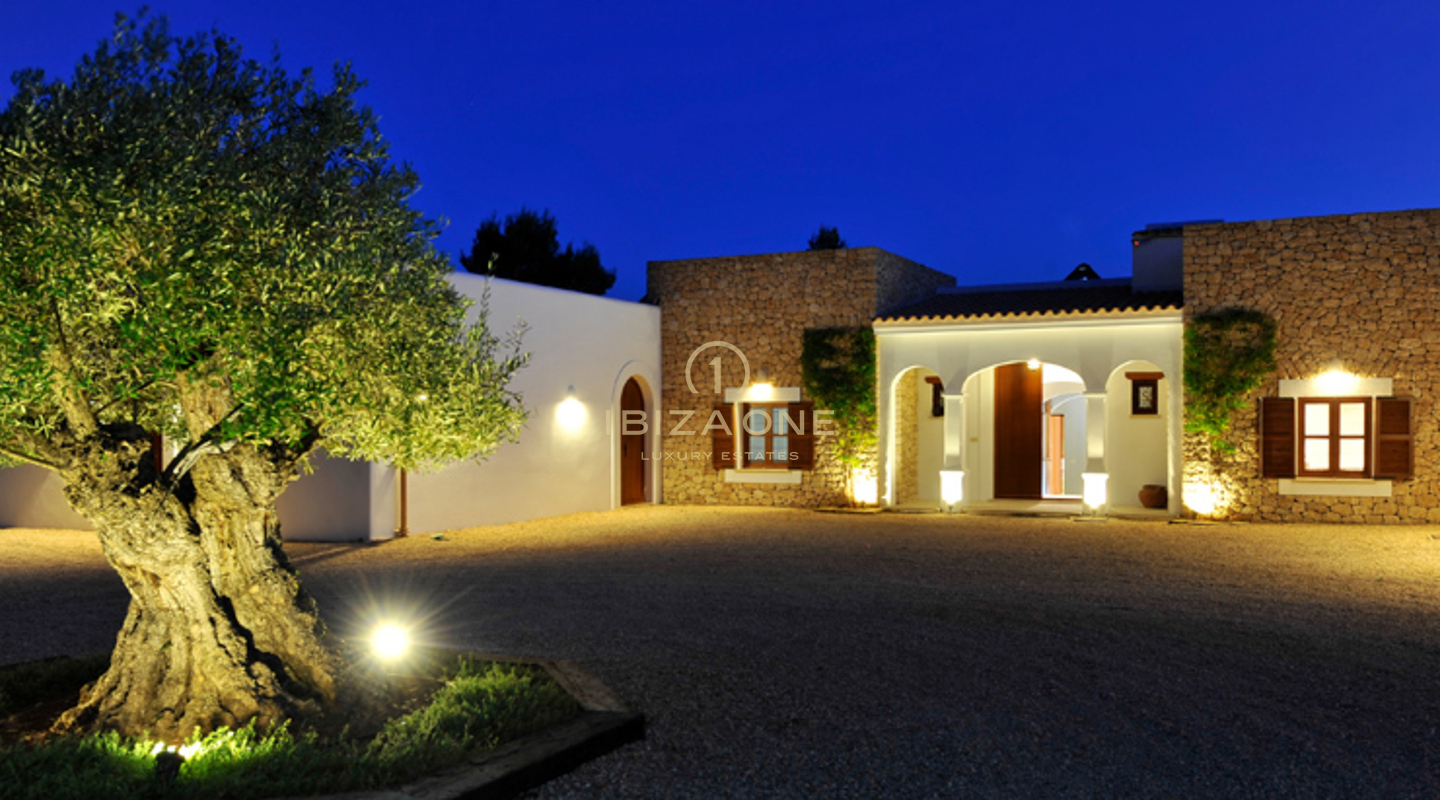 Villa de lujo en la mejor ubicación con impresionantes vistas en venta, Ibiza - Villa de lujo en la mejor ubicación con impresionantes vistas en alquiler, Ibiza