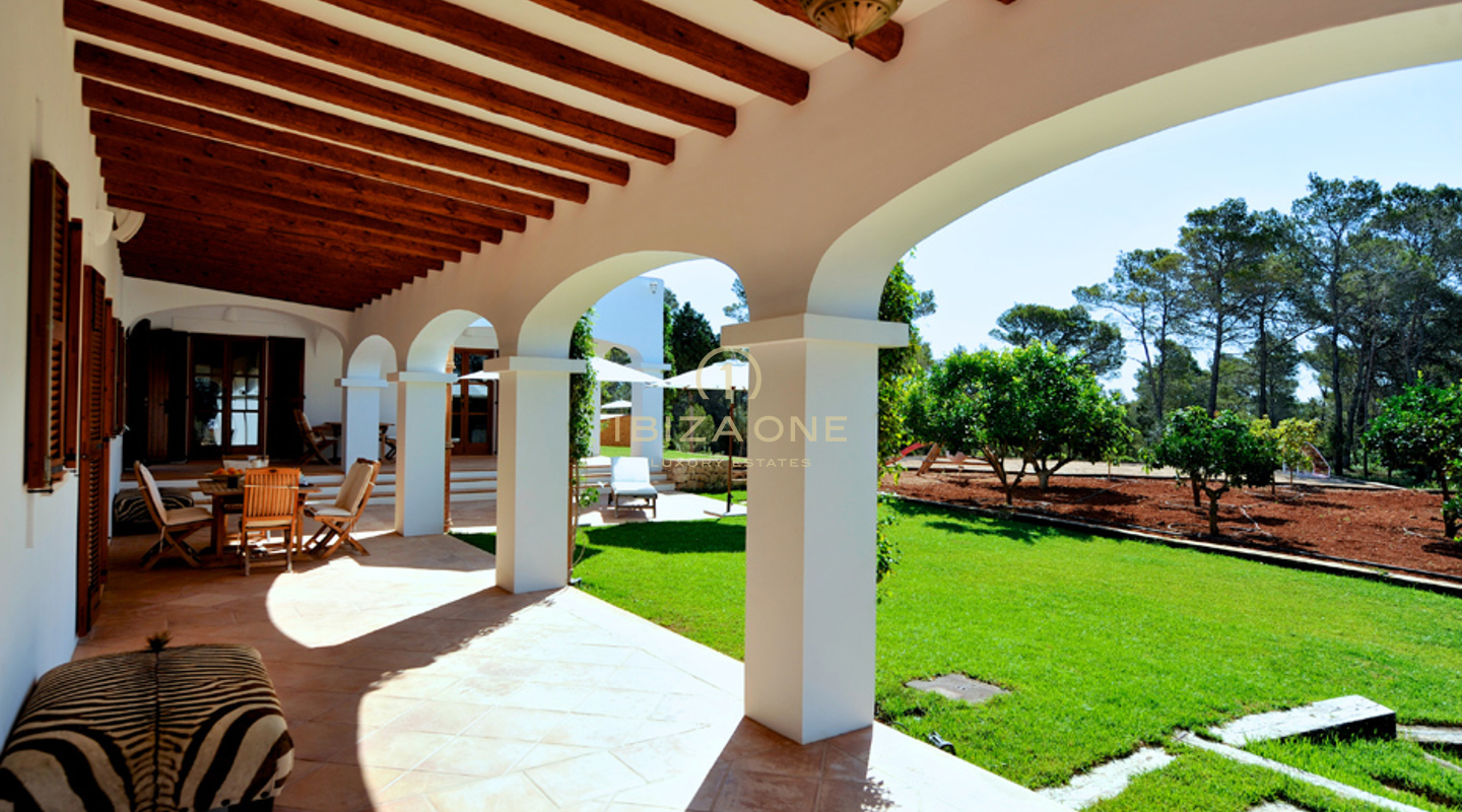 Luxe villa op toplocatie met adembenemend uitzicht te koop, Ibiza - Luxe villa op toplocatie met adembenemend uitzicht te huur, Ibiza
