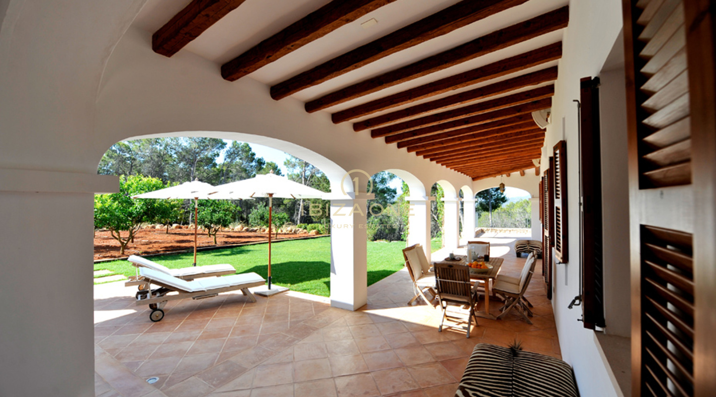 Luxe villa op toplocatie met adembenemend uitzicht te koop, Ibiza - Luxe villa op toplocatie met adembenemend uitzicht te huur, Ibiza