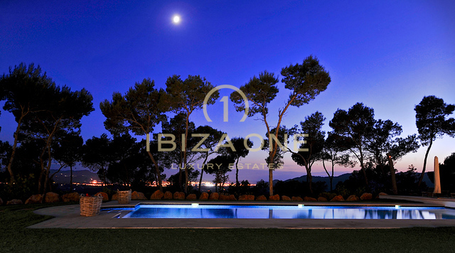 Villa de luxe dans le meilleur emplacement avec vue imprenable à vendre, Ibiza - Villa de luxe dans le meilleur emplacement avec vue imprenable à louer, Ibiza