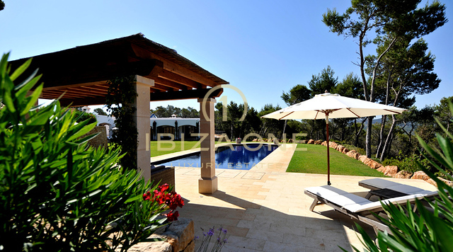 Luxe villa op toplocatie met adembenemend uitzicht te koop, Ibiza - Luxe villa op toplocatie met adembenemend uitzicht te huur, Ibiza
