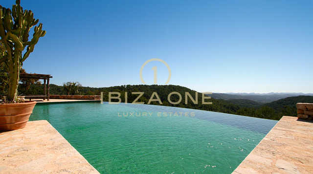 Finca de luxe et impressionnante à Blakstad avec vue à 360 degrés sur l'île et magnifiques couchers de soleil à vendre, Ibiza - Finca de luxe et impressionnante à Blakstad avec vue à 360 degrés sur l'île et magnifiques couchers de soleil à louer, Ibiza