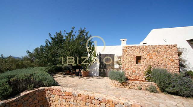 Lujosa e impresionante finca en Blakstad con vistas de 360 grados de la isla y magníficas puestas de sol en venta, Ibiza - Lujosa e impresionante finca en Blakstad con vistas de 360 grados de la isla y magníficas puestas de sol en alquiler, Ibiza