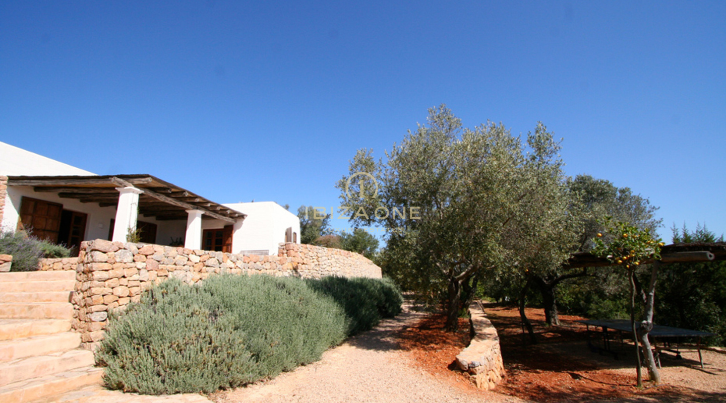 Finca de luxe et impressionnante à Blakstad avec vue à 360 degrés sur l'île et magnifiques couchers de soleil à vendre, Ibiza - Finca de luxe et impressionnante à Blakstad avec vue à 360 degrés sur l'île et magnifiques couchers de soleil à louer, Ibiza