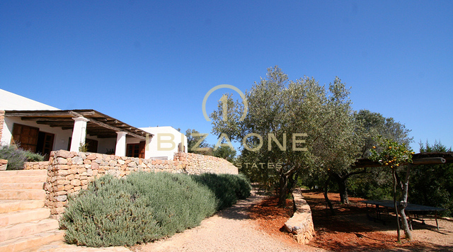 Finca de luxe et impressionnante à Blakstad avec vue à 360 degrés sur l'île et magnifiques couchers de soleil à vendre, Ibiza - Finca de luxe et impressionnante à Blakstad avec vue à 360 degrés sur l'île et magnifiques couchers de soleil à louer, Ibiza