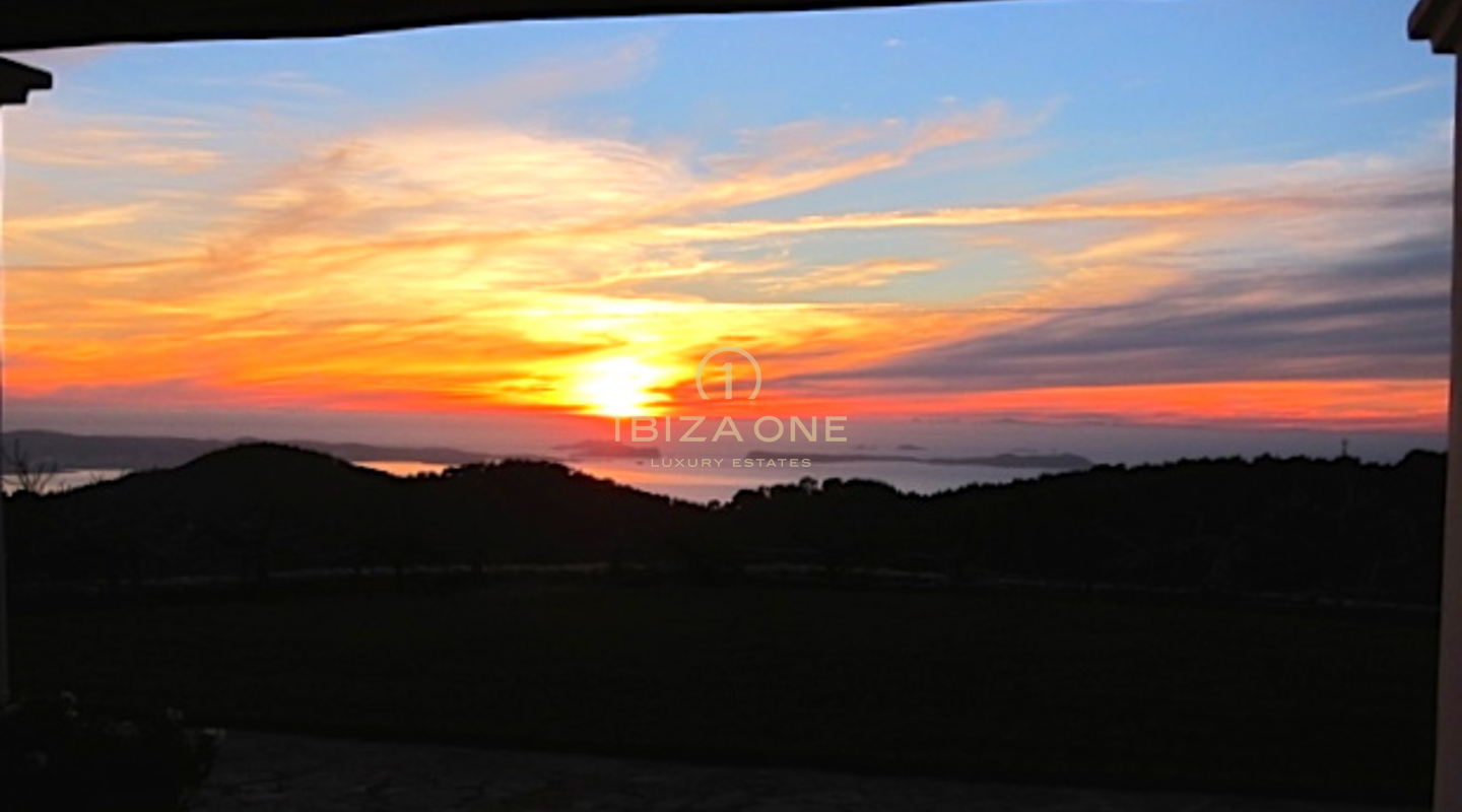 Lussuosa e imponente finca a Blakstad con vista a 360 gradi sull'isola e magnifici tramonti in vendita, Ibiza - Lussuosa e imponente finca a Blakstad con vista a 360 gradi sull'isola e magnifici tramonti in affitto, Ibiza