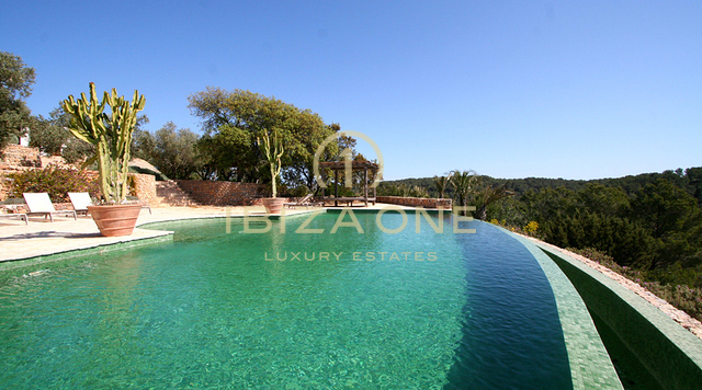 Finca de luxe et impressionnante à Blakstad avec vue à 360 degrés sur l'île et magnifiques couchers de soleil à vendre, Ibiza - Finca de luxe et impressionnante à Blakstad avec vue à 360 degrés sur l'île et magnifiques couchers de soleil à louer, Ibiza