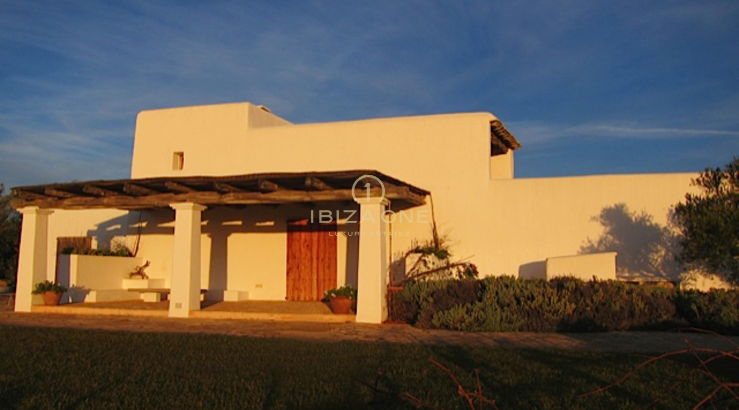 Lussuosa e imponente finca a Blakstad con vista a 360 gradi sull'isola e magnifici tramonti in vendita, Ibiza - Lussuosa e imponente finca a Blakstad con vista a 360 gradi sull'isola e magnifici tramonti in affitto, Ibiza