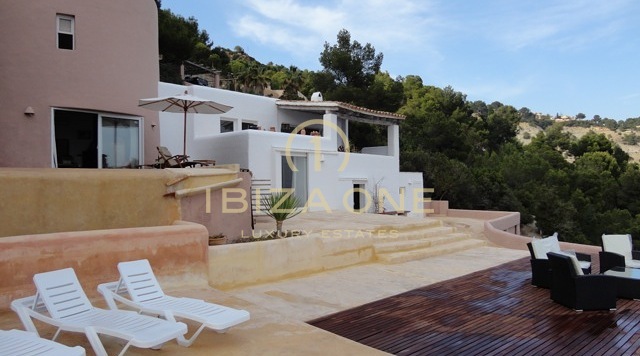 Villa di lusso in prima linea sul mare a Es Cubells in vendita, Ibiza - Villa di lusso in prima linea sul mare a Es Cubells in affitto, Ibiza