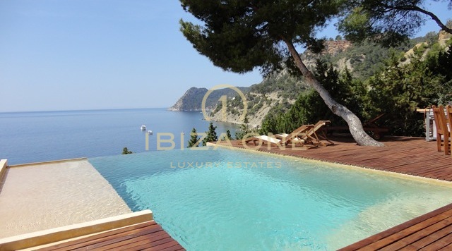 Luxe villa aan zee in Es Cubells te koop, Ibiza - Luxe villa aan zee in Es Cubells te huur, Ibiza