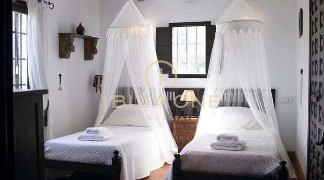 Beautiful luxury finca close to popular beaches with yoga retreats for rent, Ibiza