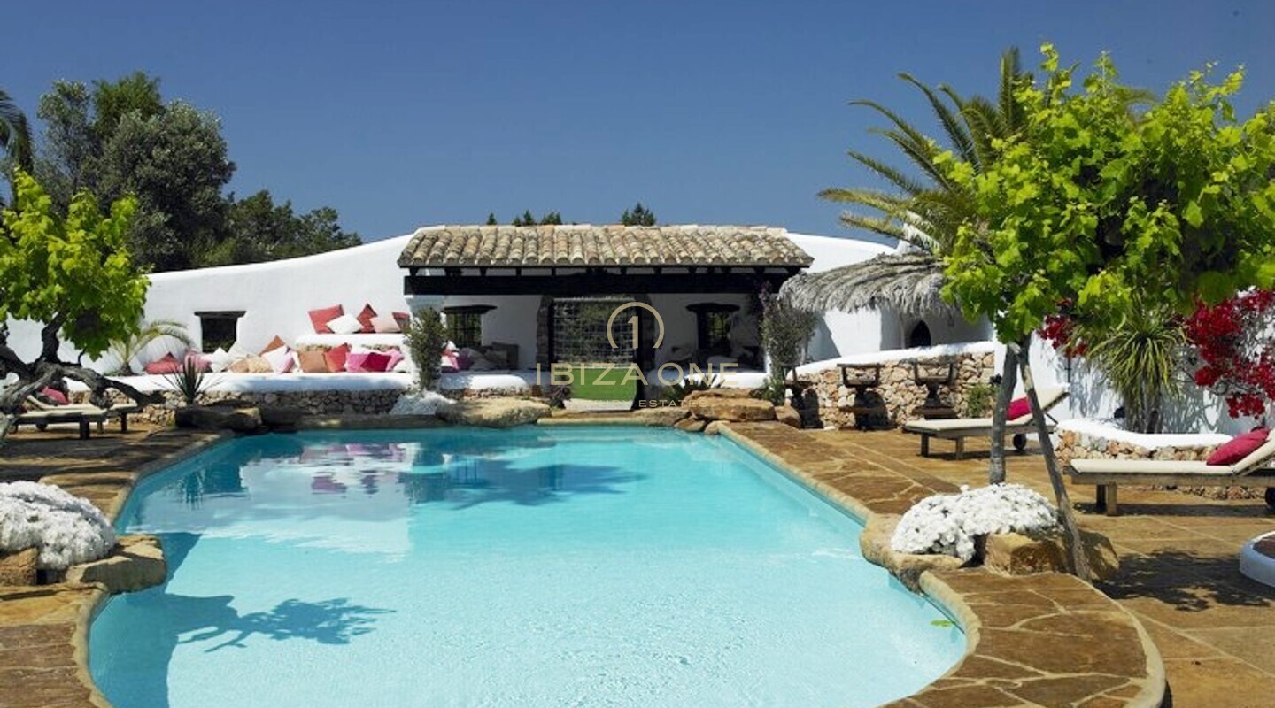 Prachtige luxe finca dichtbij populaire stranden met yogaretraites te huur, Ibiza