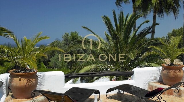 Preciosa finca de lujo cerca de playas populares con retiros de yoga en alquiler, Ibiza