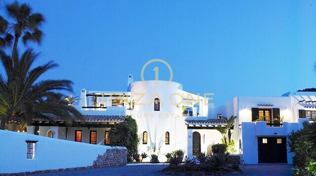Preciosa finca de lujo cerca de playas populares con retiros de yoga en alquiler, Ibiza