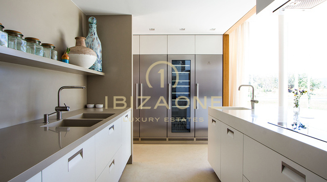 Villa moderna di ottimo gusto con ampio terreno in vendita, Ibiza - Villa moderna di ottimo gusto con ampio terreno in affitto, Ibiza