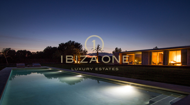 Villa moderna di ottimo gusto con ampio terreno in vendita, Ibiza - Villa moderna di ottimo gusto con ampio terreno in affitto, Ibiza