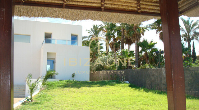 Einzigartige und moderne Villa mit Meerblick, in Strandnähe zu verkaufen, Ibiza - Einzigartige und moderne Villa mit Meerblick, in Strandnähe zu vermieten, Ibiza