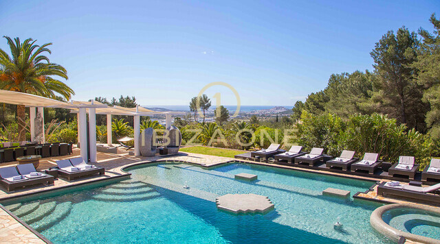 Spacieuse propriété de luxe avec vue sur la mer et sur la ville d'Ibiza à vendre, Ibiza - Spacieuse propriété de luxe avec vue sur la mer et sur la ville d'Ibiza à louer, Ibiza