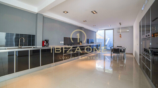 Espaciosa propiedad de lujo con vistas al mar y a la ciudad de Ibiza en venta, Ibiza - Espaciosa propiedad de lujo con vistas al mar y a la ciudad de Ibiza en alquiler, Ibiza