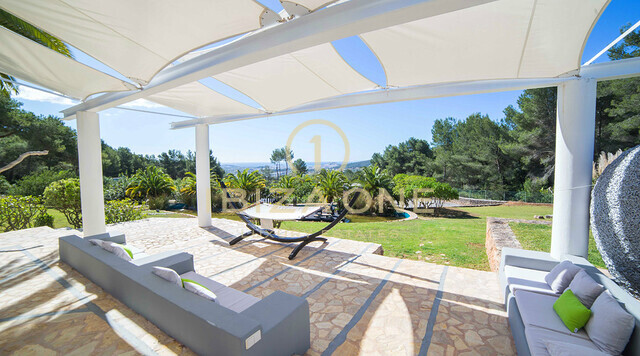 Großzügiges Luxusanwesen mit Meerblick und Blick auf Ibiza-Stadt zu verkaufen, Ibiza - Großzügiges Luxusanwesen mit Meerblick und Blick auf Ibiza-Stadt zu vermieten, Ibiza