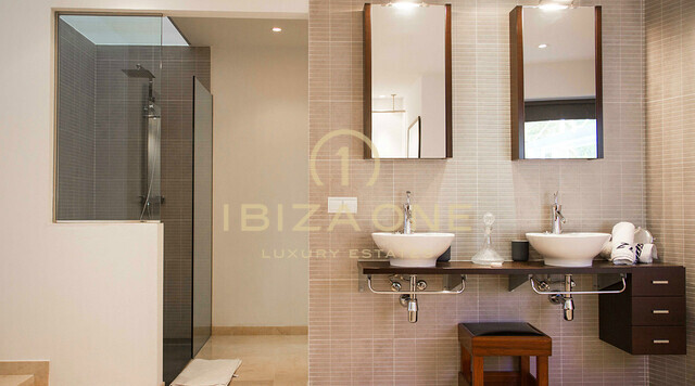 Spacieuse propriété de luxe avec vue sur la mer et sur la ville d'Ibiza à vendre, Ibiza - Spacieuse propriété de luxe avec vue sur la mer et sur la ville d'Ibiza à louer, Ibiza