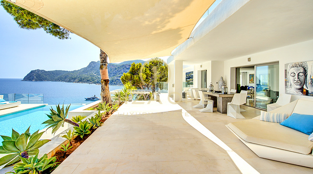 LUXE VILLA AAN ZEE MET EEN PRIVÉ TOEGANG TOT DE ZEE IN ES CUBELLS TE HUUR, IBIZA