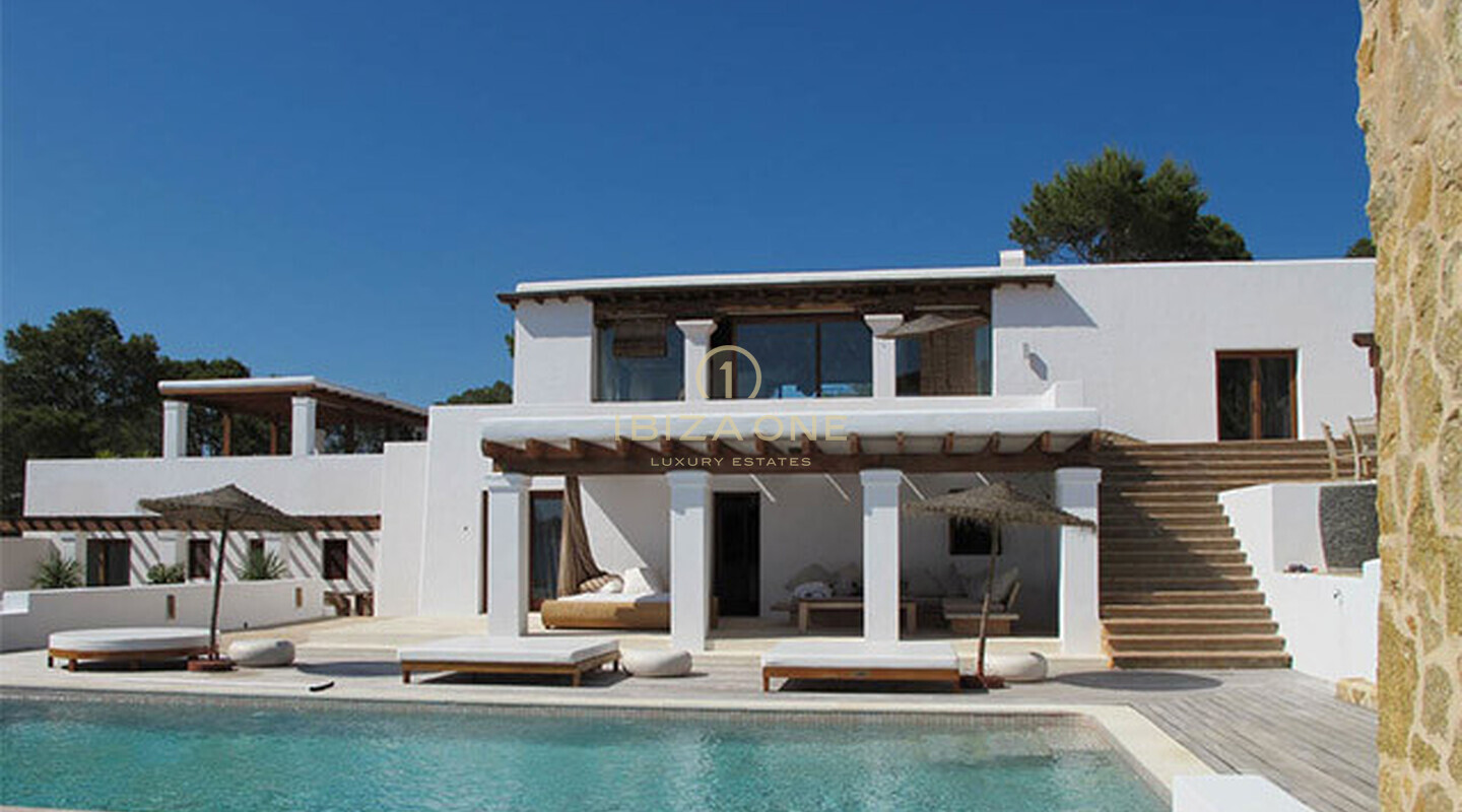 Prachtige luxe Blakstad villa dicht bij de zee en spectaculair uitzicht op Es Vedra te huur, Ibiza