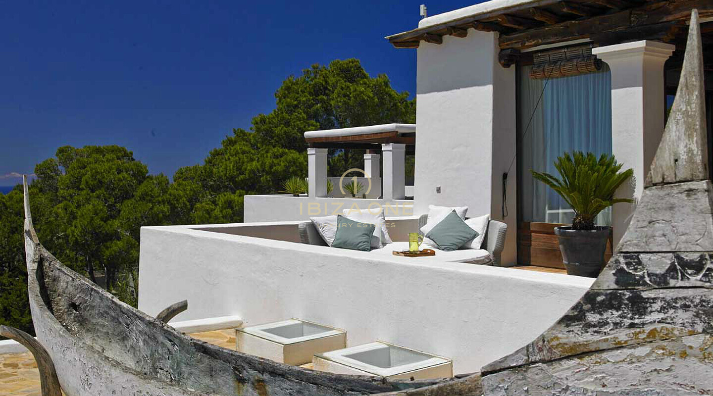 Preciosa villa de lujo en Blakstad cerca del mar y con vistas espectaculares a Es Vedra en alquiler, Ibiza
