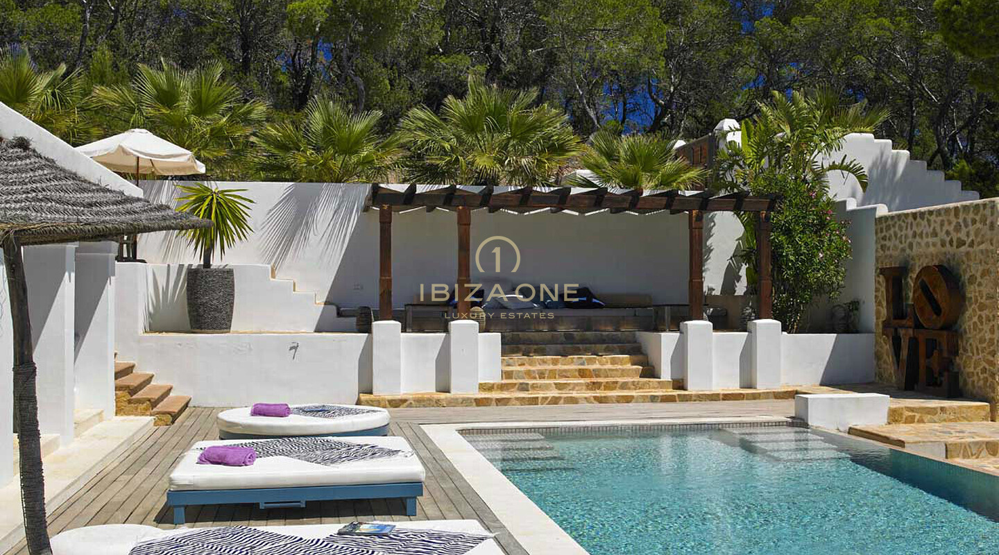 Prachtige luxe Blakstad villa dicht bij de zee en spectaculair uitzicht op Es Vedra te huur, Ibiza