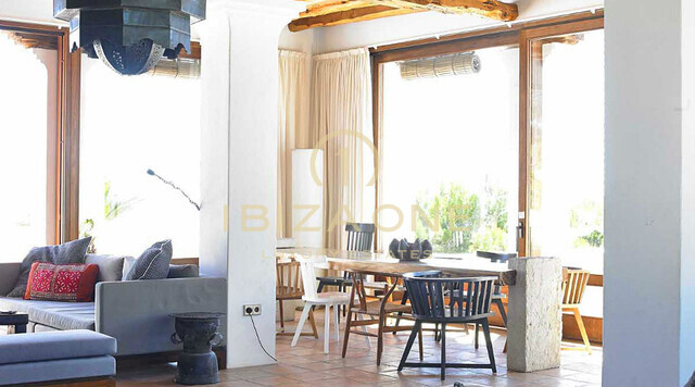 Preciosa villa de lujo en Blakstad cerca del mar y con vistas espectaculares a Es Vedra en alquiler, Ibiza