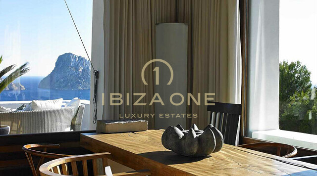 Preciosa villa de lujo en Blakstad cerca del mar y con vistas espectaculares a Es Vedra en alquiler, Ibiza