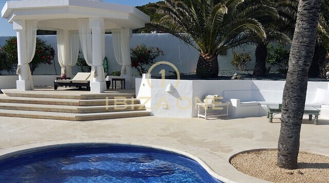 Mediterrane Villa auf Ibiza mit Blick auf den Felsen Es Vedra zu verkaufen, Ibiza - Mediterrane Villa auf Ibiza mit Blick auf den Felsen Es Vedra zu vermieten, Ibiza
