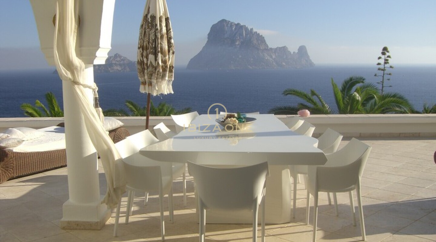 Villa méditerranéenne à Ibiza avec vue sur le rocher d'Es Vedra à vendre, Ibiza - Villa méditerranéenne à Ibiza avec vue sur le rocher d'Es Vedra à louer, Ibiza