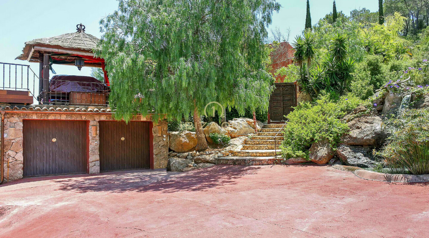 Propiedad de lujo estilo finca con hermosas vistas al mar y al campo en venta, Ibiza - Propiedad de lujo estilo finca con hermosas vistas al mar y al campo en alquiler, Ibiza