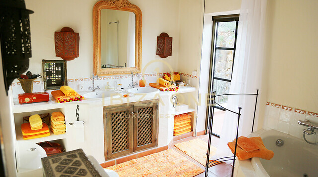 Luxusanwesen im Finca-Stil mit wunderschönem Meer- und Landblick zu verkaufen, Ibiza - Luxusanwesen im Finca-Stil mit wunderschönem Meer- und Landblick zu vermieten, Ibiza