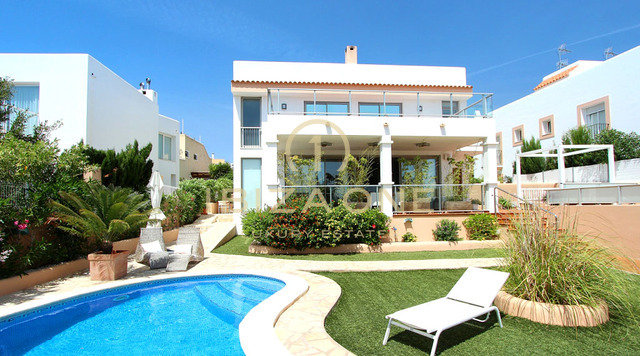 Modernes Stadthaus in Santa Gertrudis zu vermieten, Ibiza - Modernes Stadthaus in Santa Gertrudis zu vermieten, Ibiza