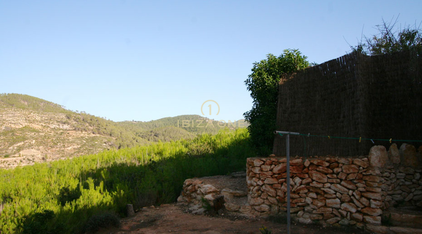 First line to the sea / seafrontline villas / waterfront villas: 2 villas with sea and beach access for sale, Ibiza - First line to the sea / seafrontline villas / waterfront villas: 2 villas with sea and beach access for rent, Ibiza
