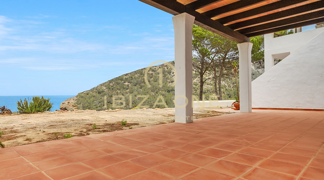 Primera línea de mar / villas en primera línea / villas frente al mar: 2 villas con acceso al mar y a la playa en venta, Ibiza - Primera línea de mar / villas en primera línea / villas frente al mar: 2 villas con acceso al mar y a la playa en alquiler, Ibiza